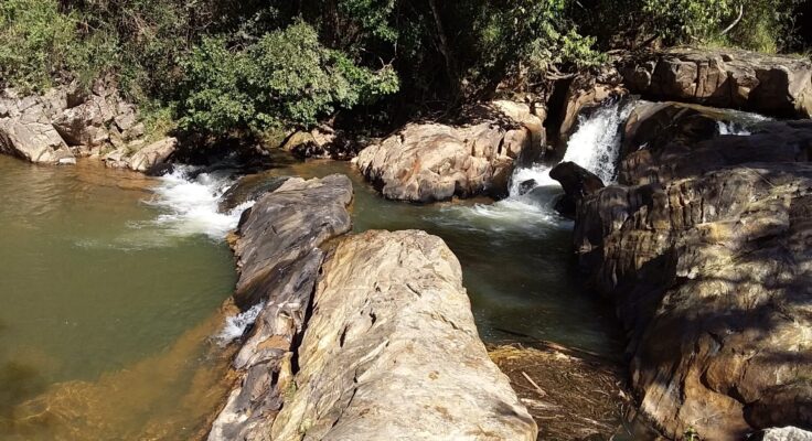 Cachoeira Cocho de Pedra